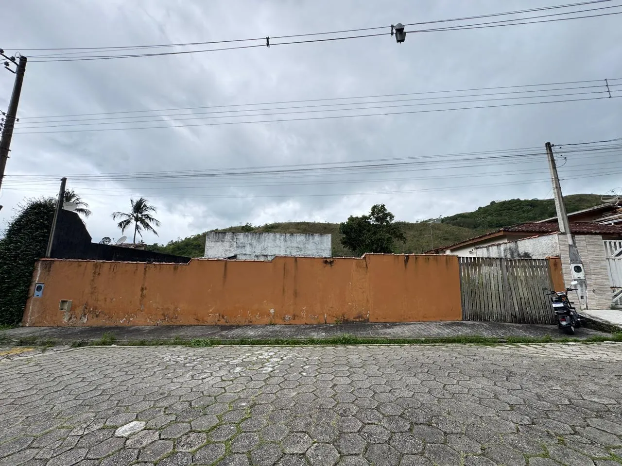 Terreno de 400 m² com escritura definitiva no Portal do Olaria, São Sebastião