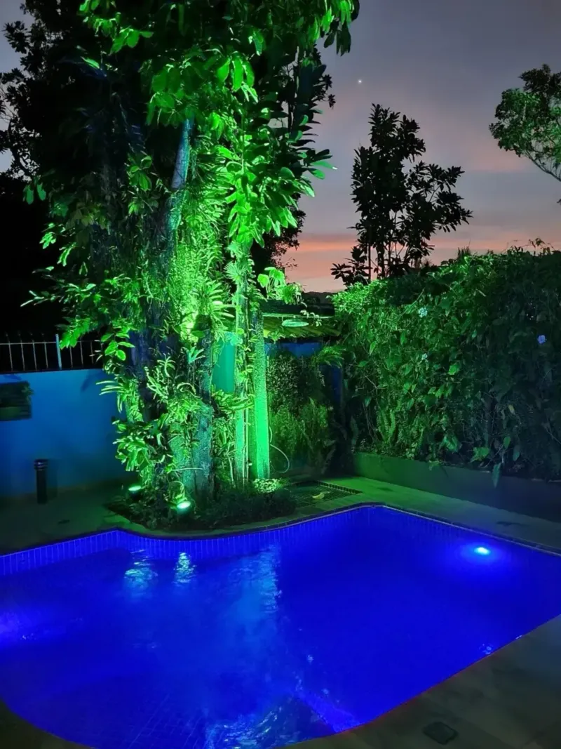 Casa com 3 dormitórios e piscina privativa em condomínio em Camburi
