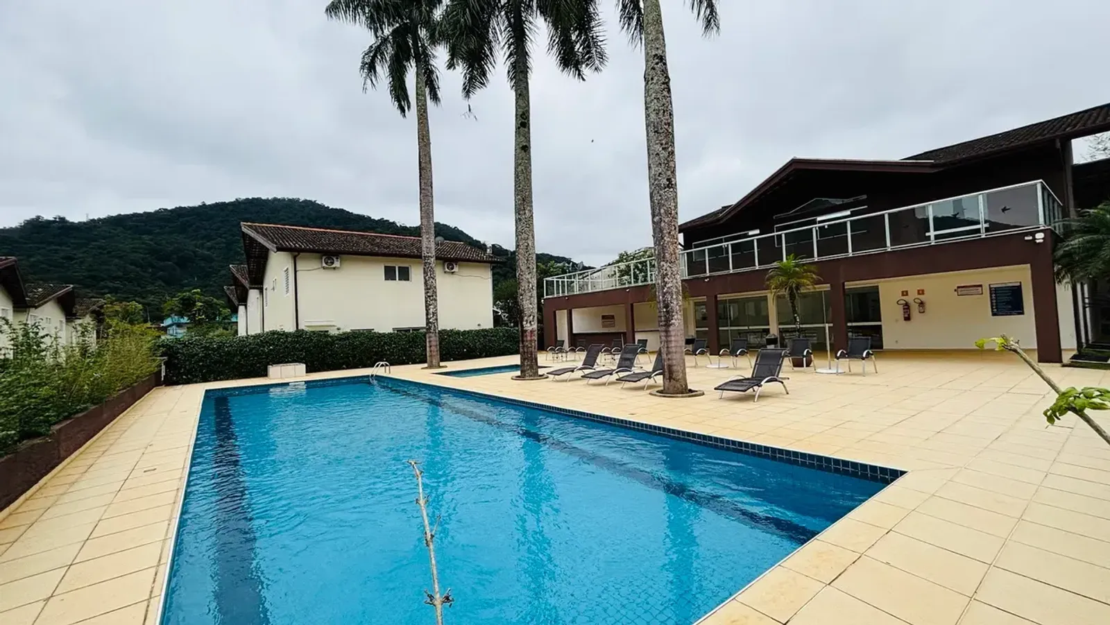 Casa com 3 dormitórios em condomínio fechado em Boiçucanga