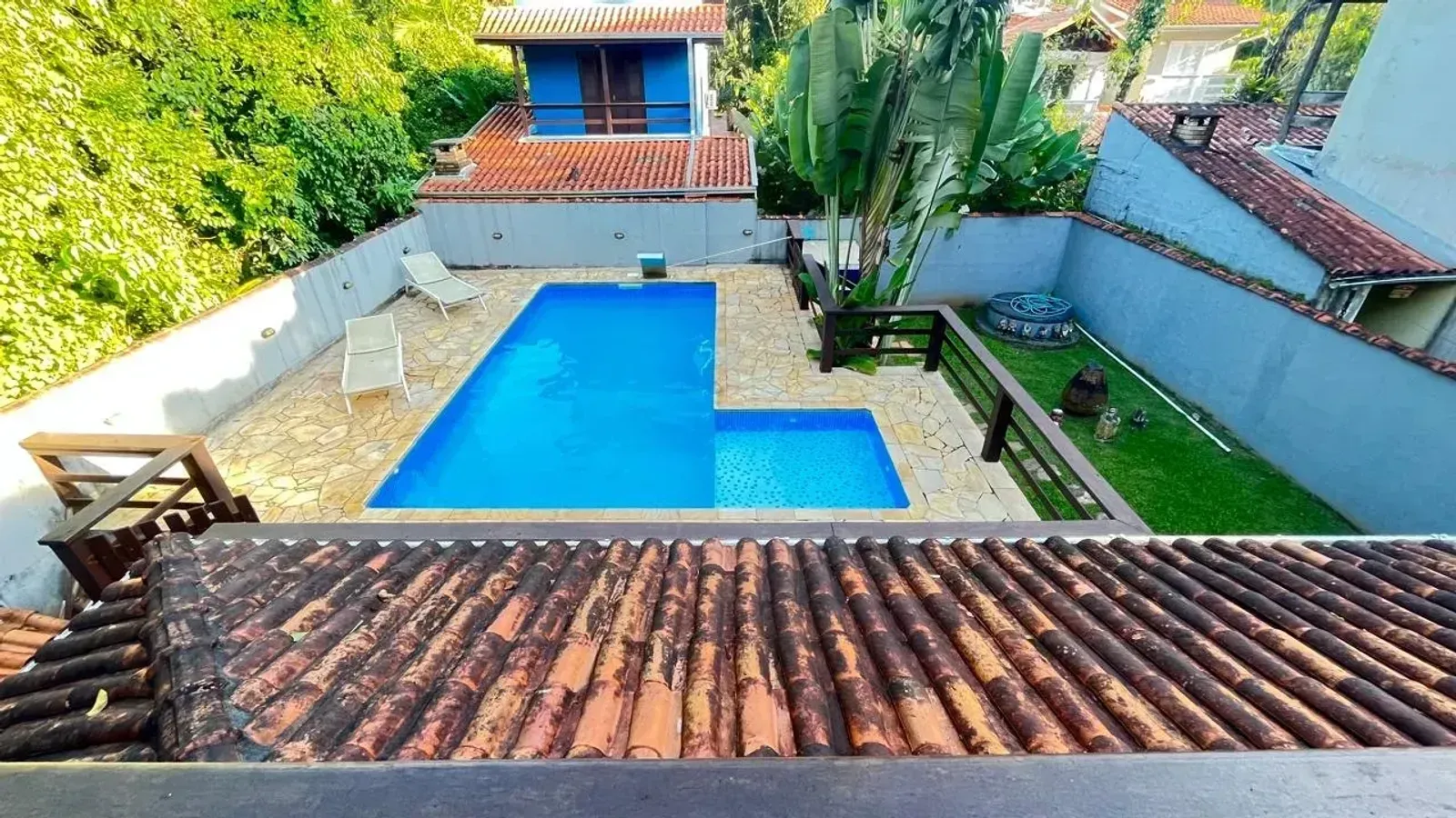 Casa com 3 suítes e piscina privativa em Camburi
