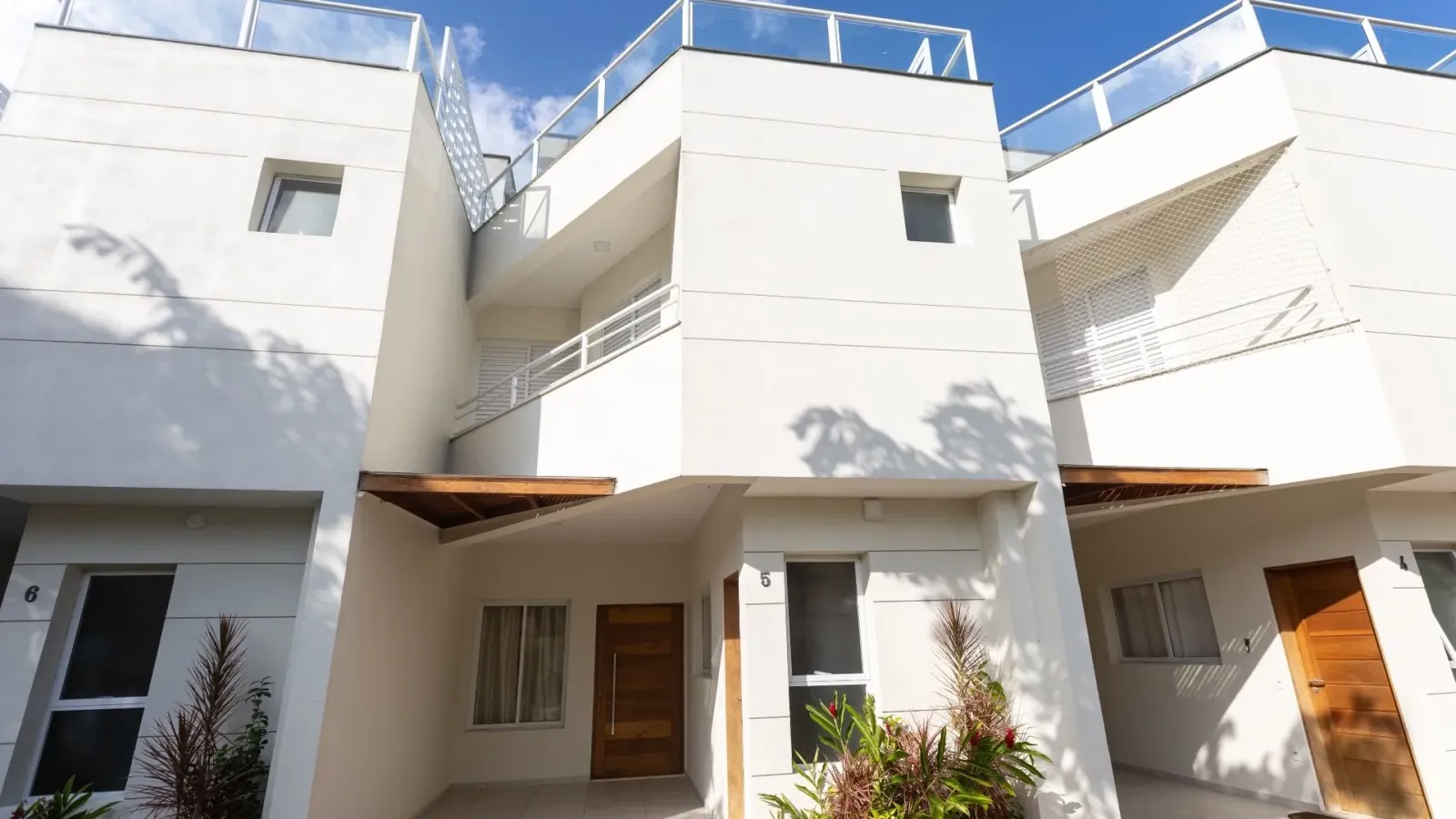 Casa com 4 suítes no condomínio Mares de Juquehy, a 80 m da praia