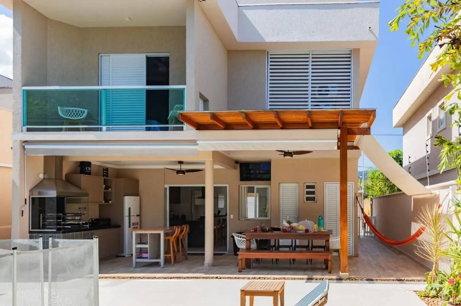 Casa com piscina aquecida e vista para a montanha em condomínio em Juquehy