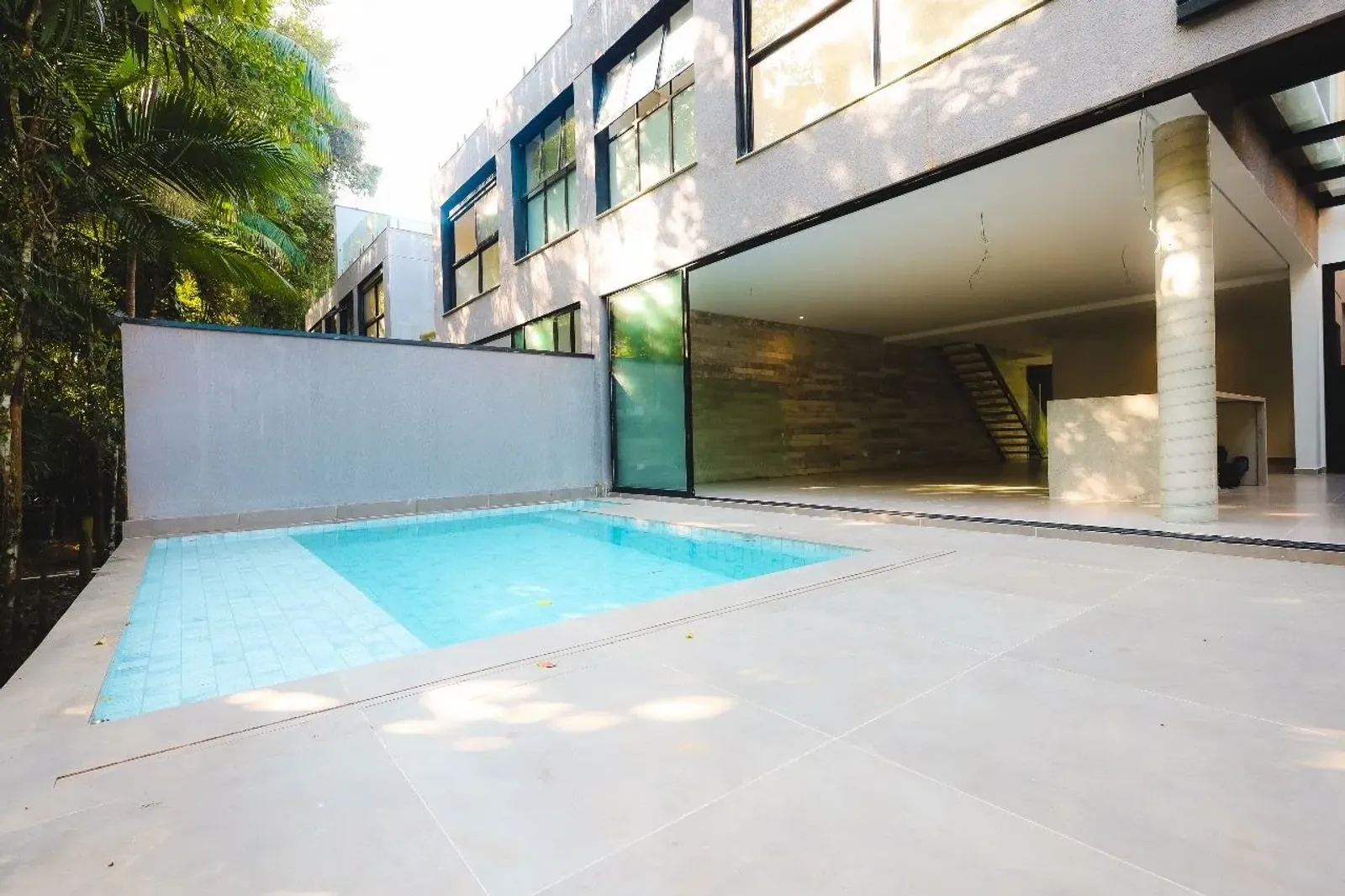 Casa nova com 5 suítes e piscina no Condomínio Jacarandá, Juquehy
