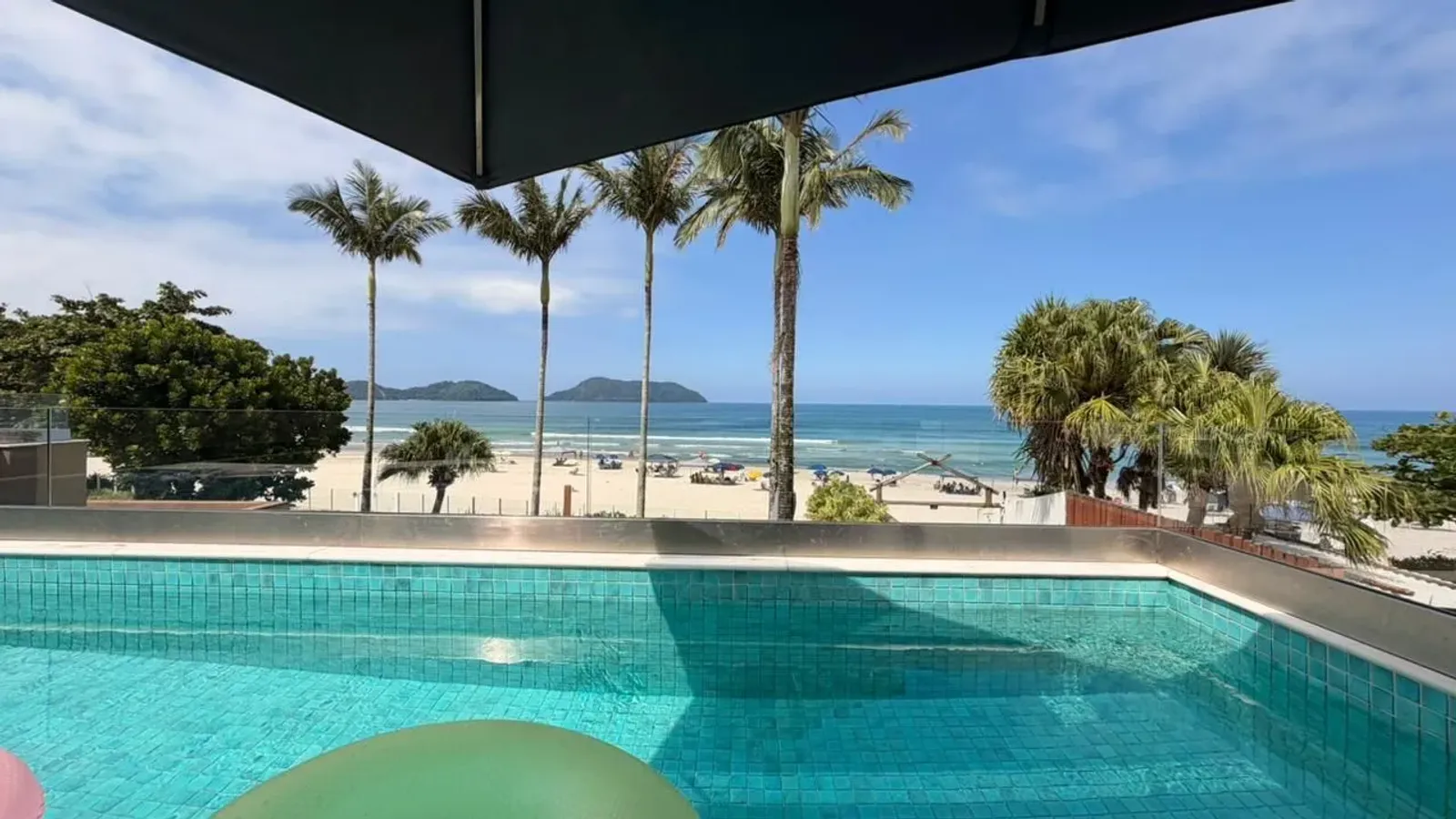Casa pé na areia com 5 suítes e vista para o mar no Condomínio Celebration