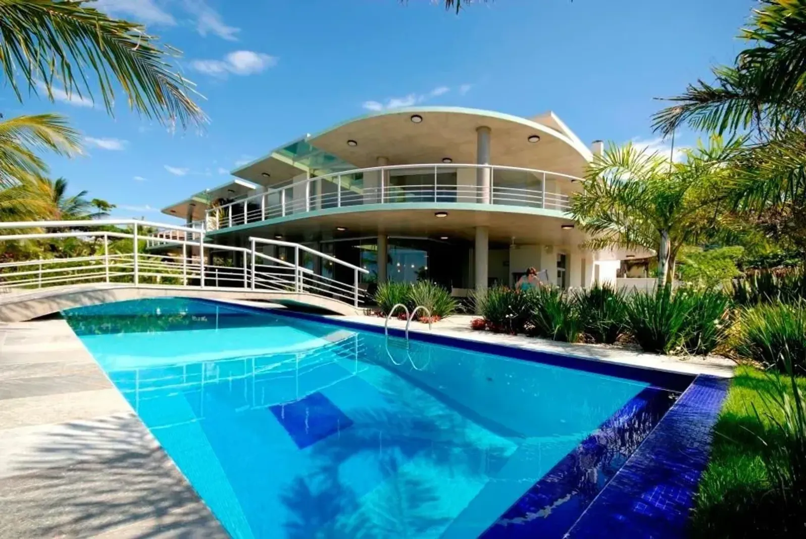 Casa pé na areia com 6 suítes, spa e vista para o mar em Juquehy